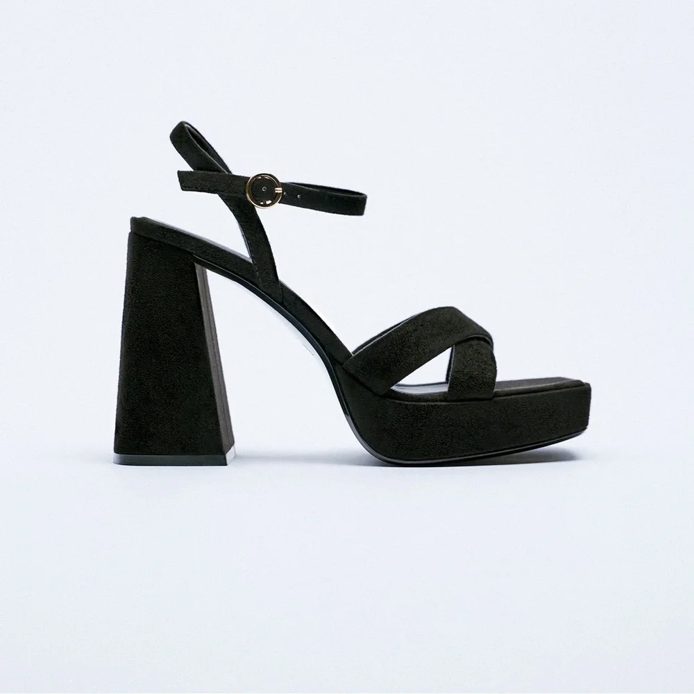 NWT. Zara Zara Black Ankle Straps High Platform Heel Sandals/Pumps. Size 9.